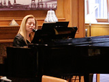 Laura performing as a wedding singer in London